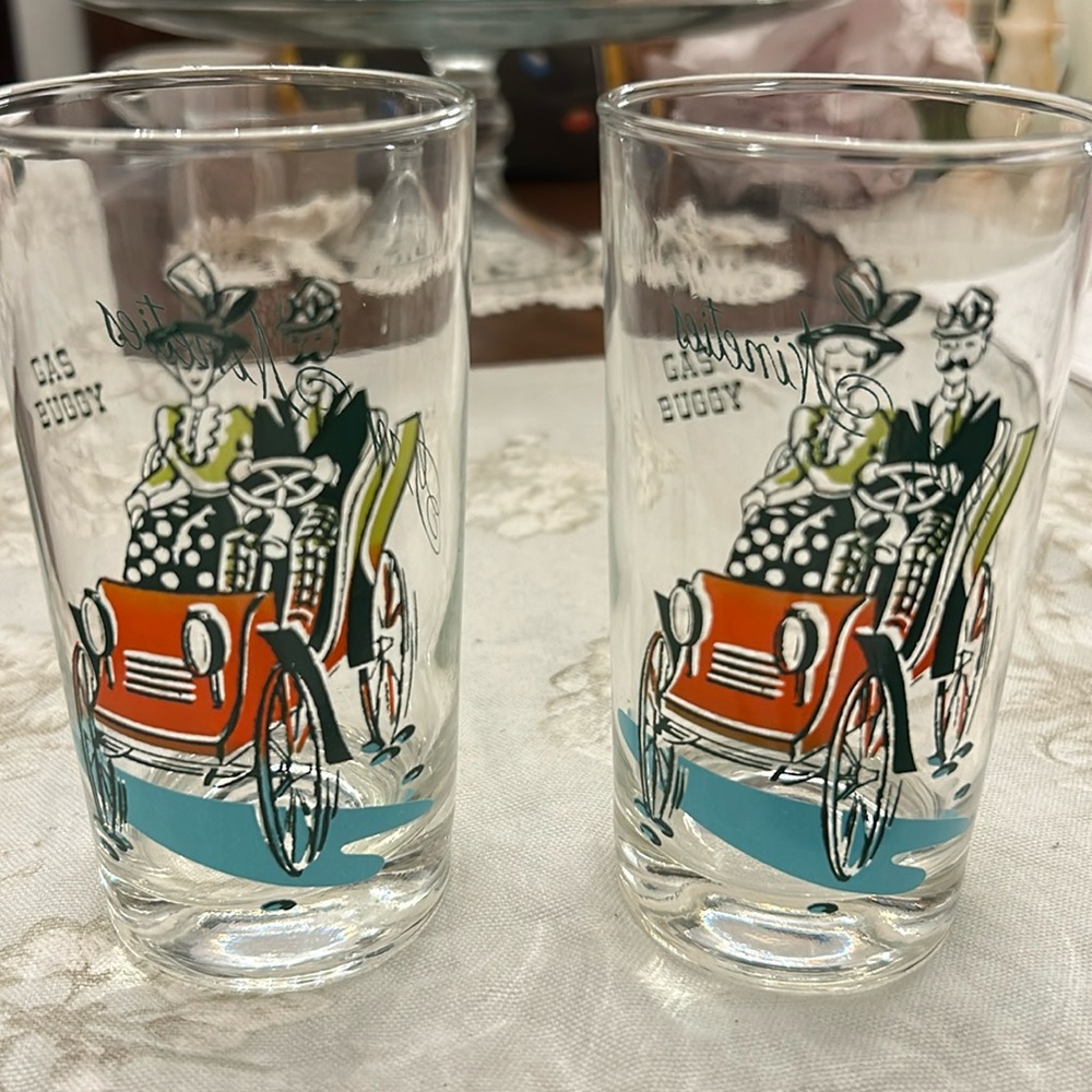 2 vintage Anchor Hocking Gay Nineties glass tumblers